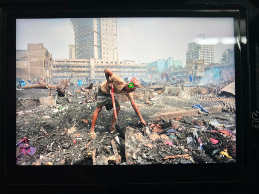 Once días le dan para mucho a Carlos Duarte, hasta retrata la ruina del incendio de Banga&nbsp;Bazar