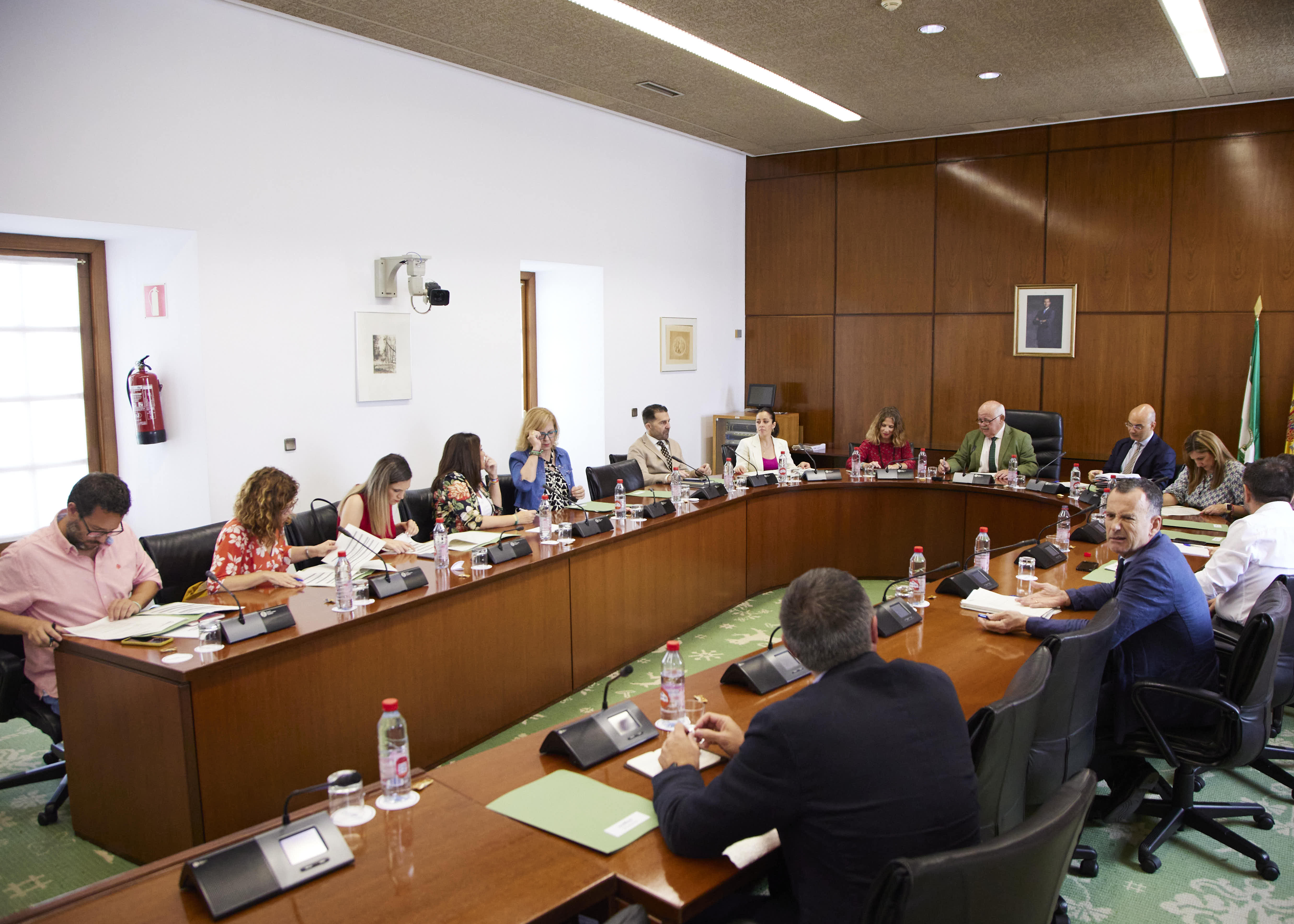 La ‘oportuna’ comparecencia de Moreno Bonilla en el Parlamento Andaluz en plena precampaña de las elecciones generales 23J